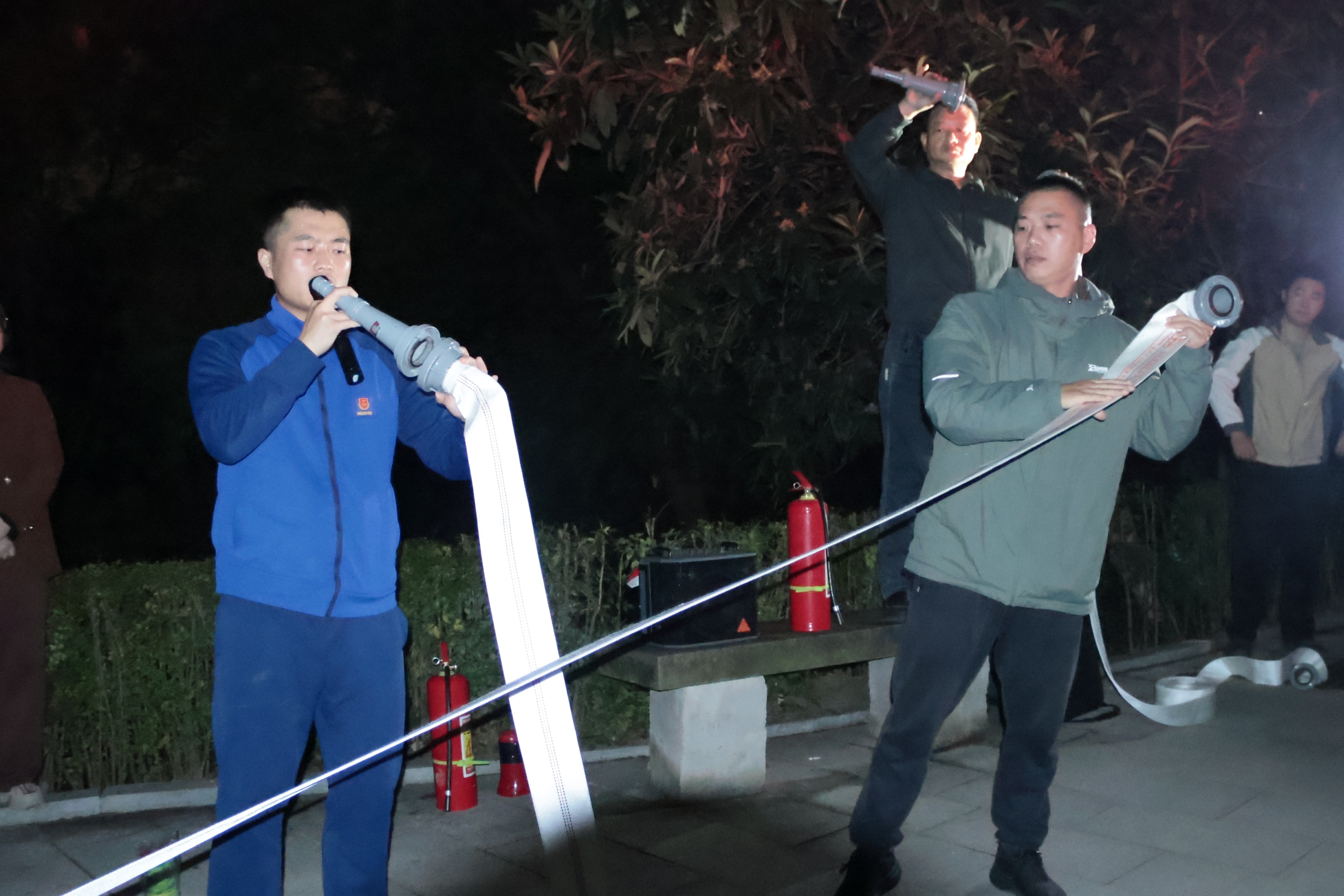 讲解.jpg