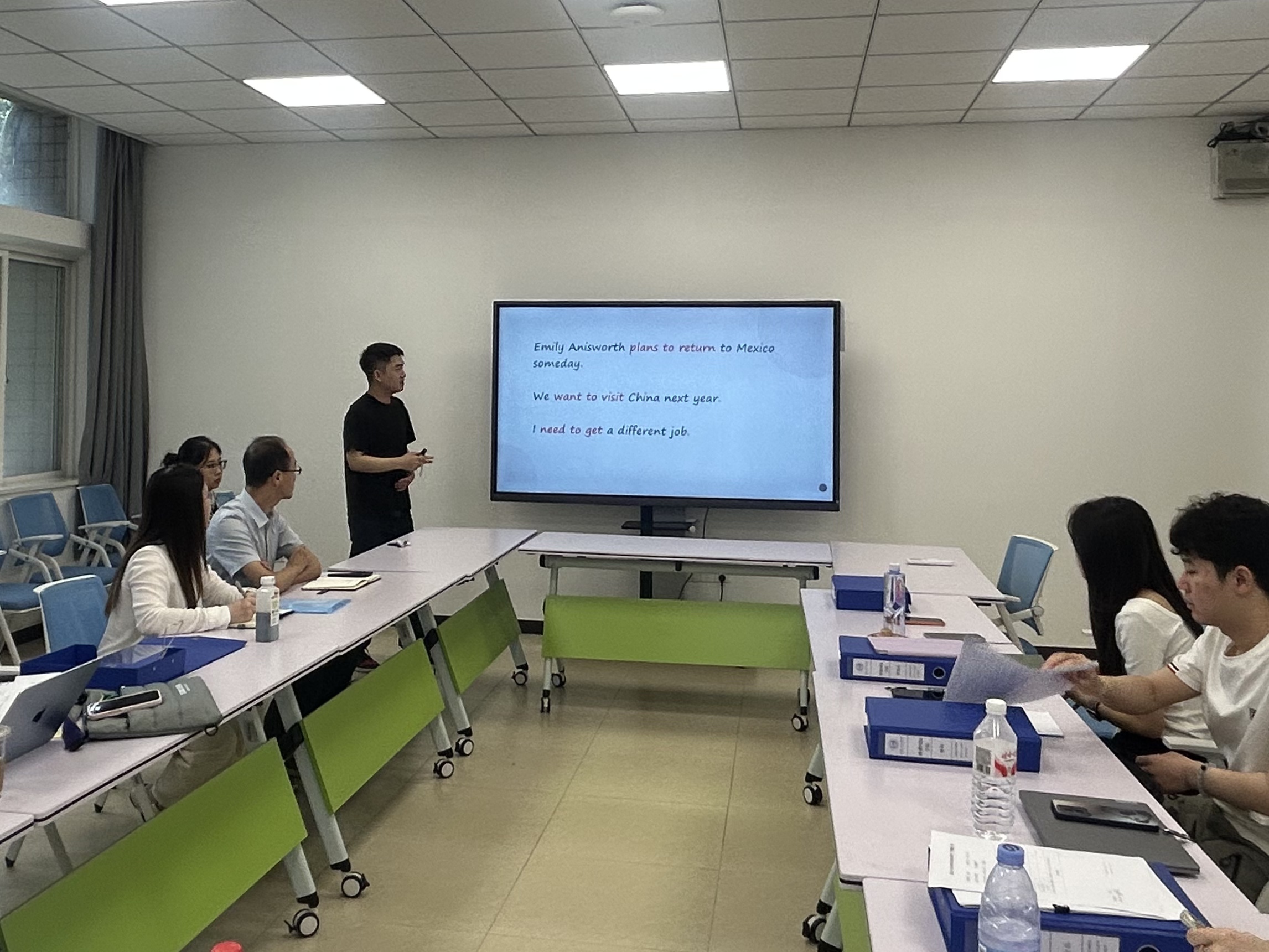 官楚越.jpg
