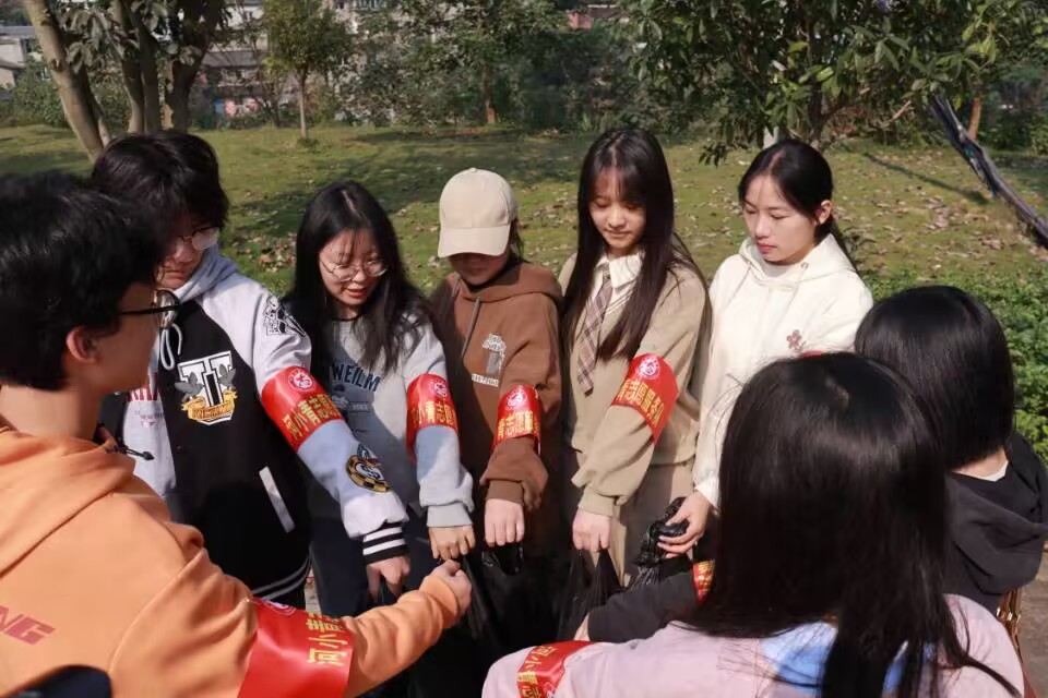 OChl_1701055430944064376.jpeg 11.20“河小青”护河行动 (2).jpeg
