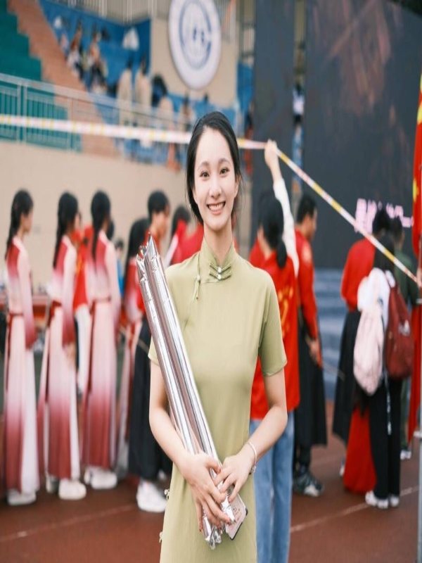 zRrs_1715308243872095324.jpg 2024.5.4国际汉语教育学院2023年度希望之星廖文琪.jpg