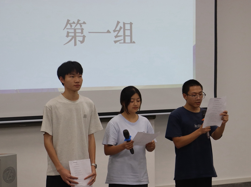 5.14教学实践周｜“传阅五四薪火，浸润心灵成长”读书分享会 (4).jpg