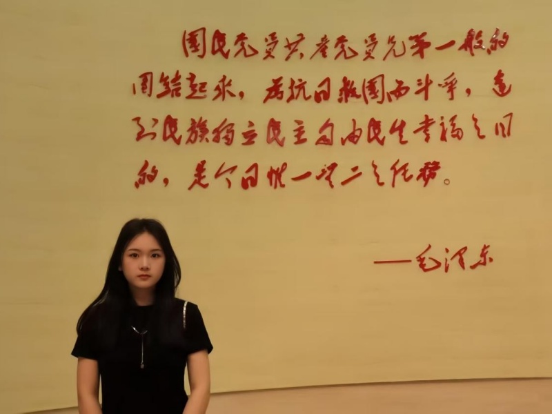 MCeN_1788591715306060998.jpg 7.20榜样领航,笃学致远|国际汉语教育学院学风榜样风采展:“重外院·希望星”文化之星秦文燕.jpg