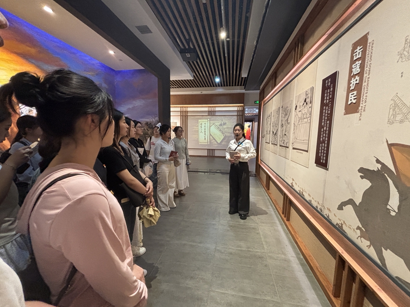 Fsov_1788751688898057283.jpg 喻茂坚纪念馆参观图.jpg