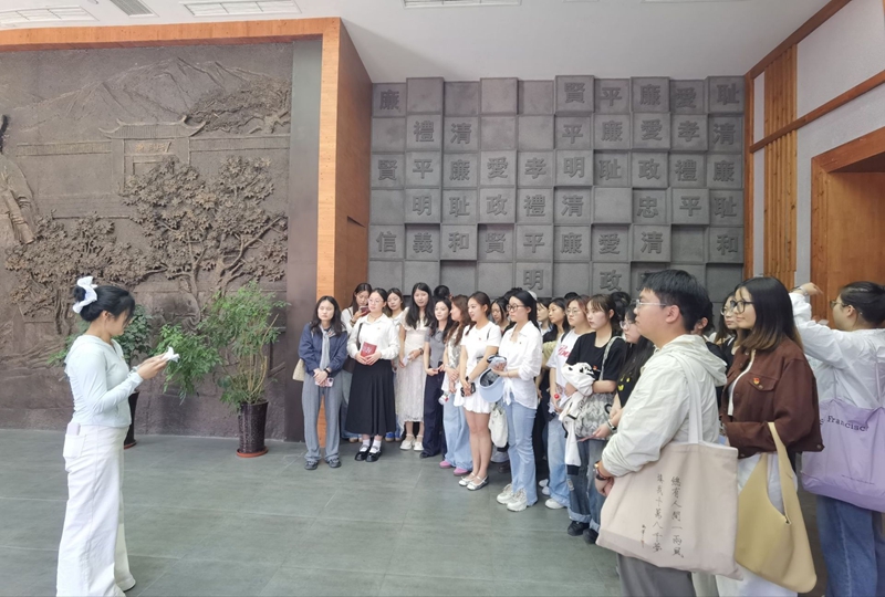 lDPS_1788751707582075006.jpg 喻茂坚纪念馆主题党课.jpg