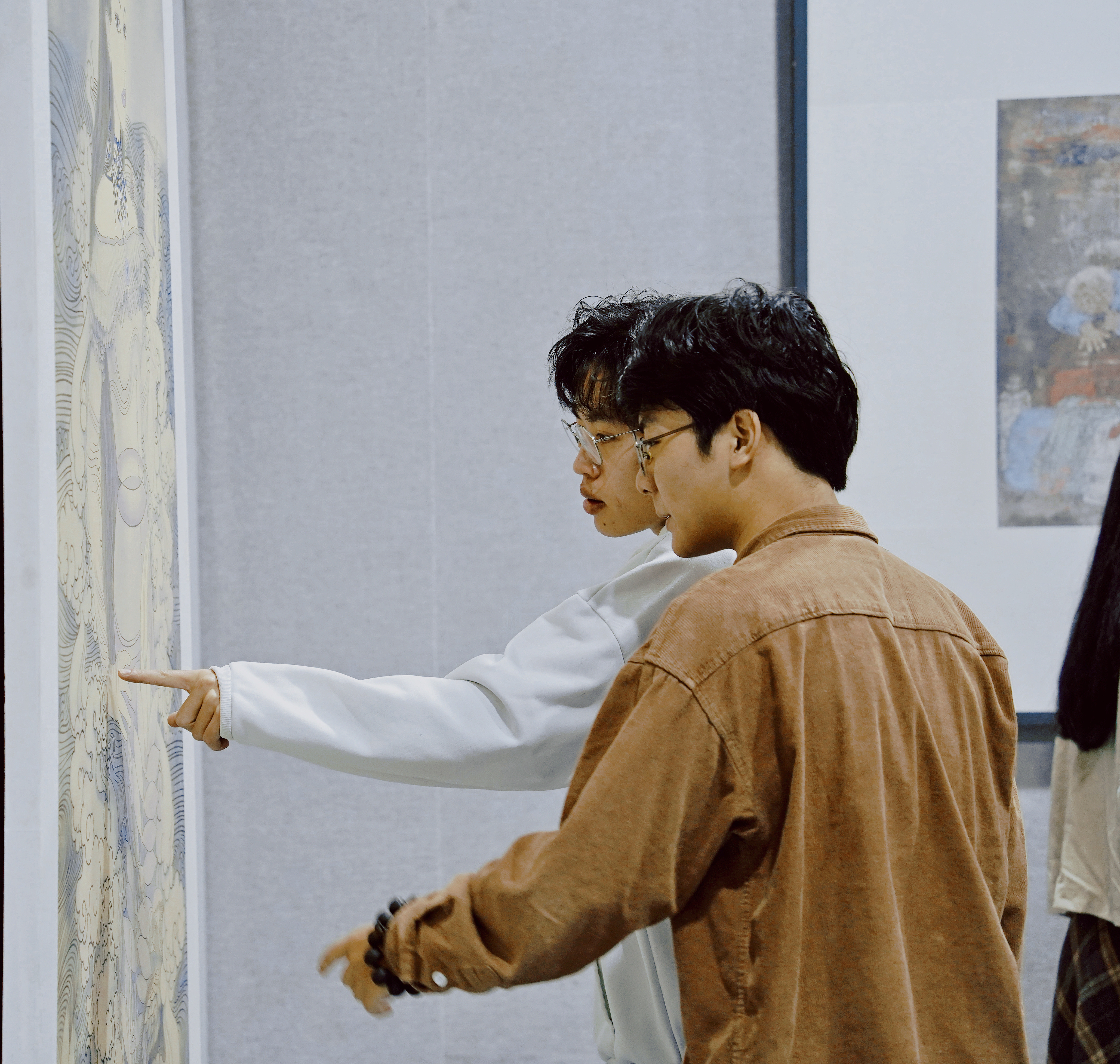 gnBm_1667436849158086870.jpg 观展001.jpg