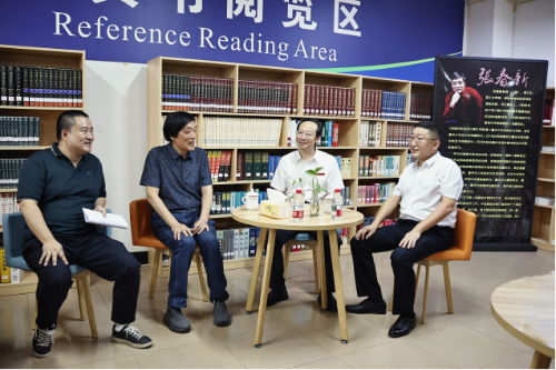 <font color='red'><strong>翰墨传薪，丹青润心 | 艺术学院名誉院长张春新教授图书捐赠仪式暨绘画创作交流活动圆满举行</strong></font>