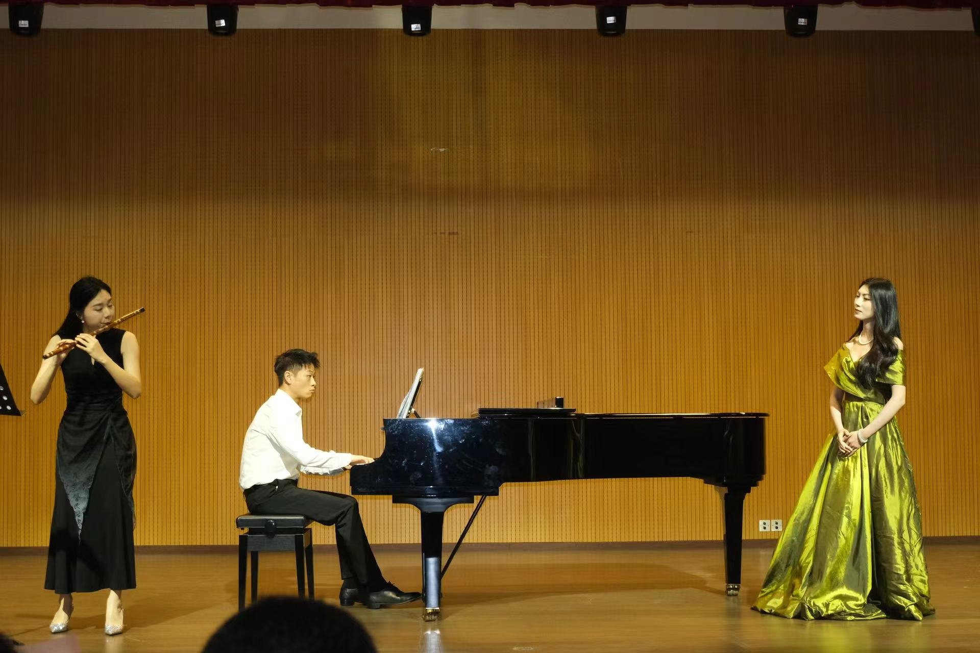 qiYS_1713969425784089205.png qiYS_1713969425784089205.png