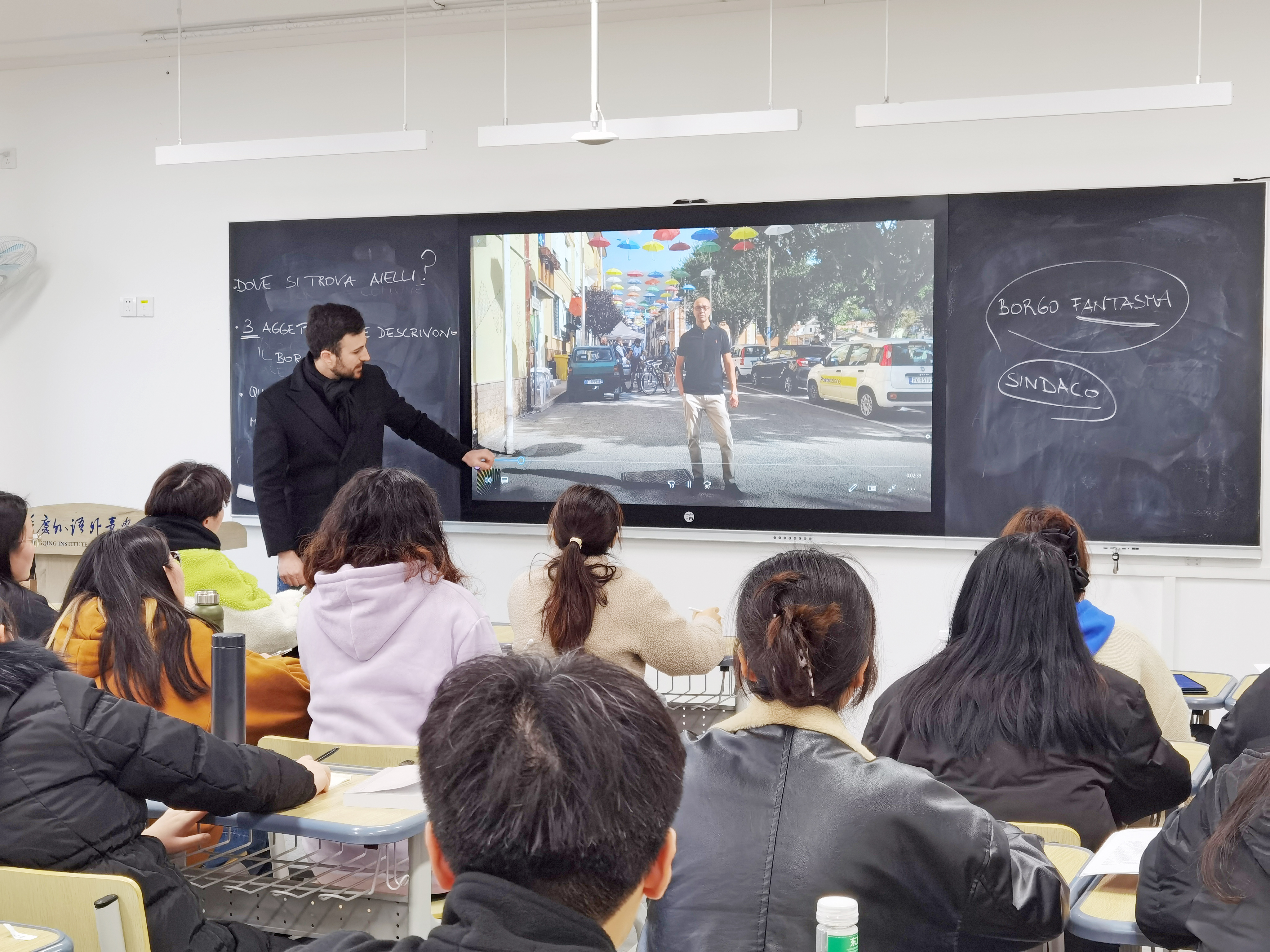 意大利语外教Marco用多媒体进行教学(可用).jpg