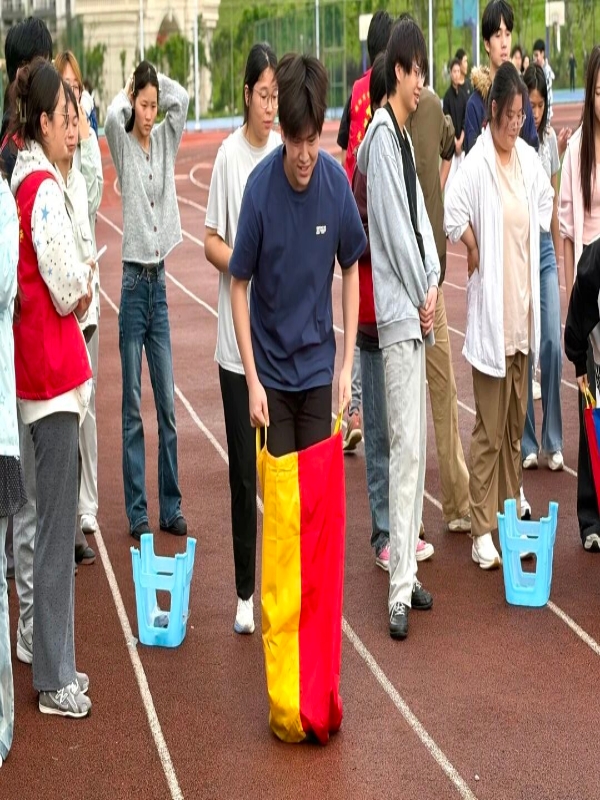 VkIl_1778071009912083252.jpg