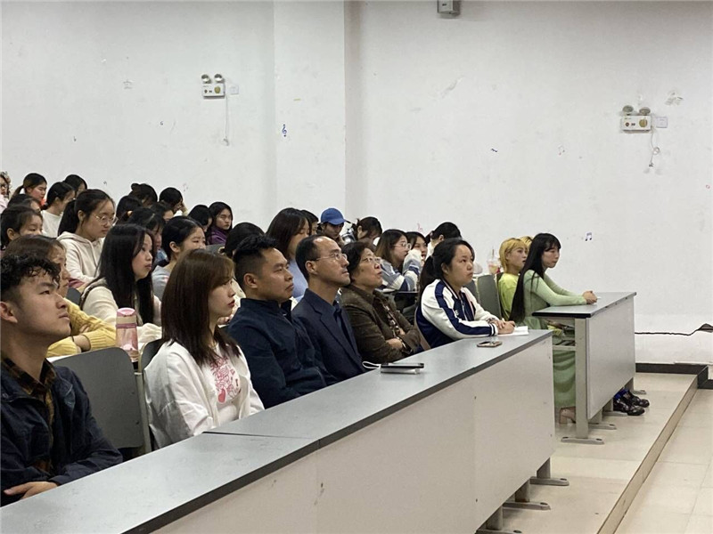 1620438723632567.jpg 建党100周年系列讲座(何关银教授)照片2.jpg