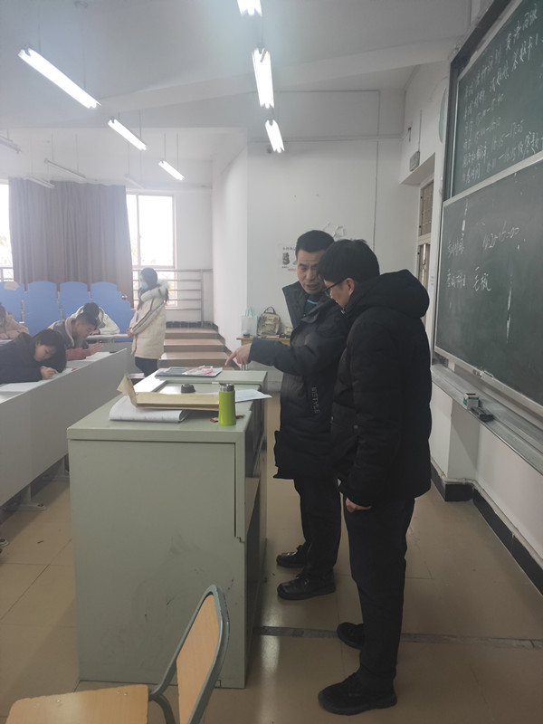 1641604493389222.jpg 岳书记2_副本.jpg
