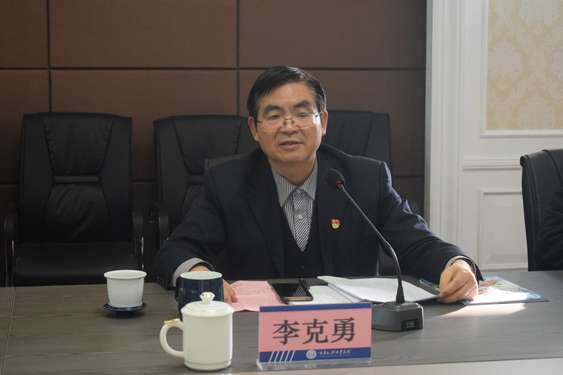 李校长特写.JPG